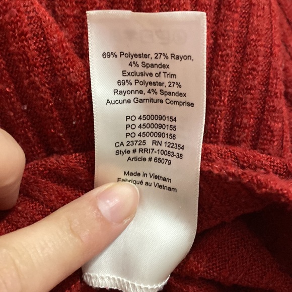 Aritzia Wilfred sweater - Picture 5 of 5